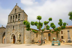Le village d'Ailhon en Ardèche