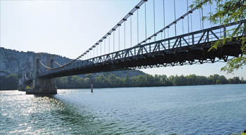 Le pont de Viviers sur le Rhône