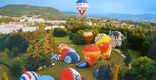 Annonay, berceau des frères Montgolfier Etienne et Joseph créateurs et inventeurs du principe du ballon et par la suite des vols en montgolfières.