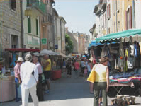 Le marché de Villeneuve de Berg